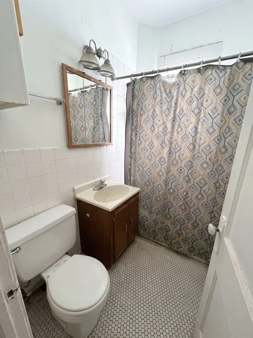 4828 W Hutchinson St, ,  60641, USA 60641-unit#2W-Chicago-IL