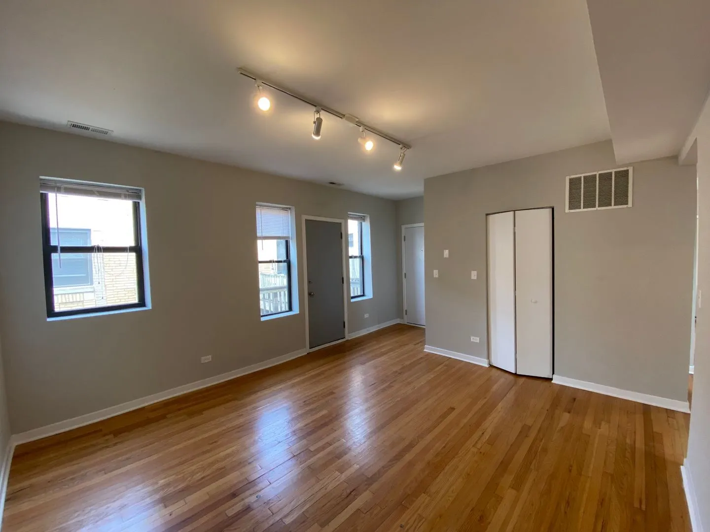 4817 N Christiana Ave, ,  60625, USA 60625-unit#3W-Chicago-IL