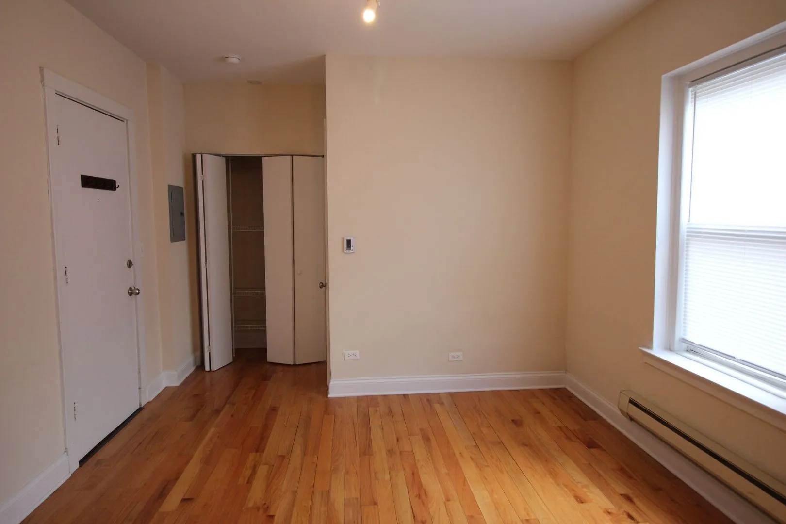 1210 W Granville Ave, ,  60660, USA 60660-unit#203-Chicago-IL