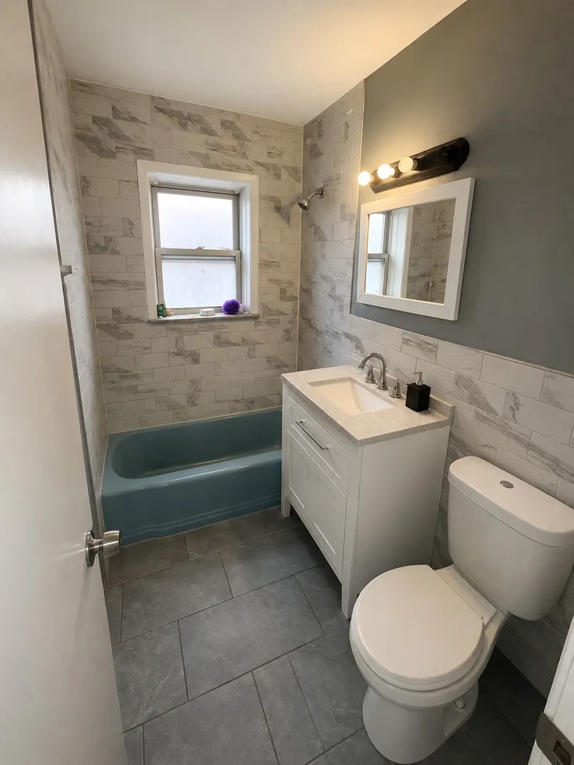 6711 S Chappel Ave, ,  60649, USA 60649-unit#1W-Chicago-IL