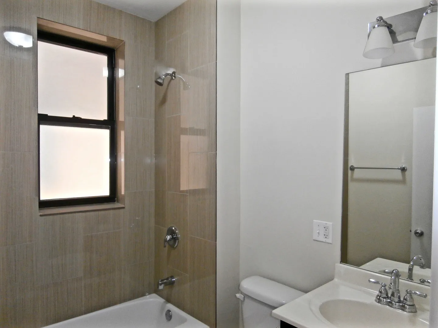2612 W Augusta Blvd, ,  60622, USA 60622-unit#2F-Chicago-IL