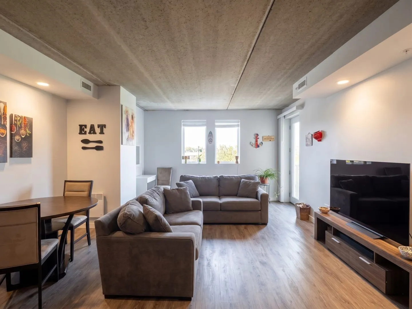 1323 W Morse Ave, , 60626, USA 60626-unit#709-Chicago-IL