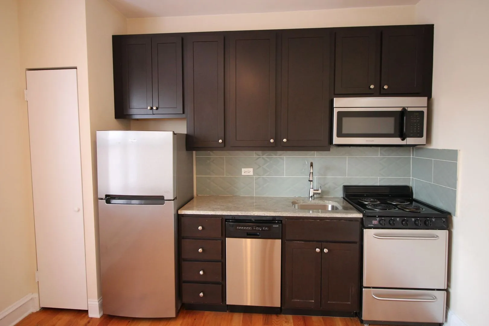 1210 W Granville Ave, ,  60660, USA 60660-unit#203-Chicago-IL