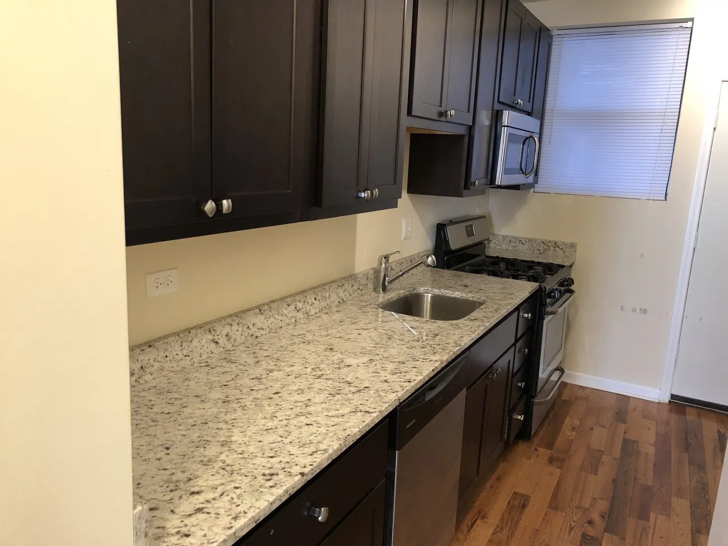 3005 W Lawrence Ave, ,  60625, USA 60625-unit#2E-Chicago-IL