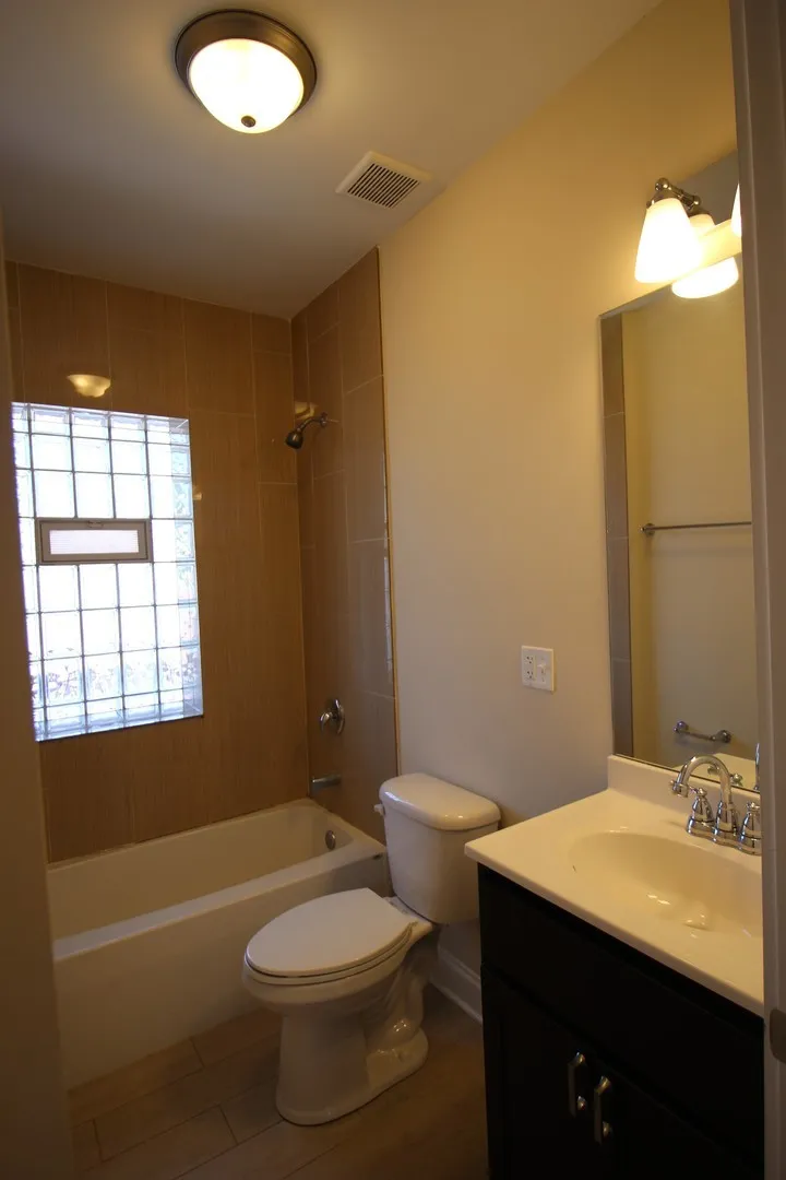 1108 W Balmoral Ave, , 60640, USA 60640-unit#3-Chicago-IL