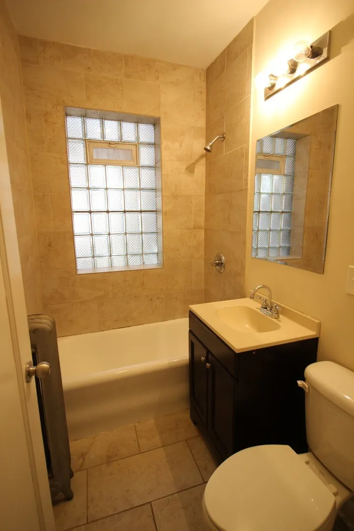2337 W Rosemont Ave, ,  60659, USA 60659-unit#1-Chicago-IL