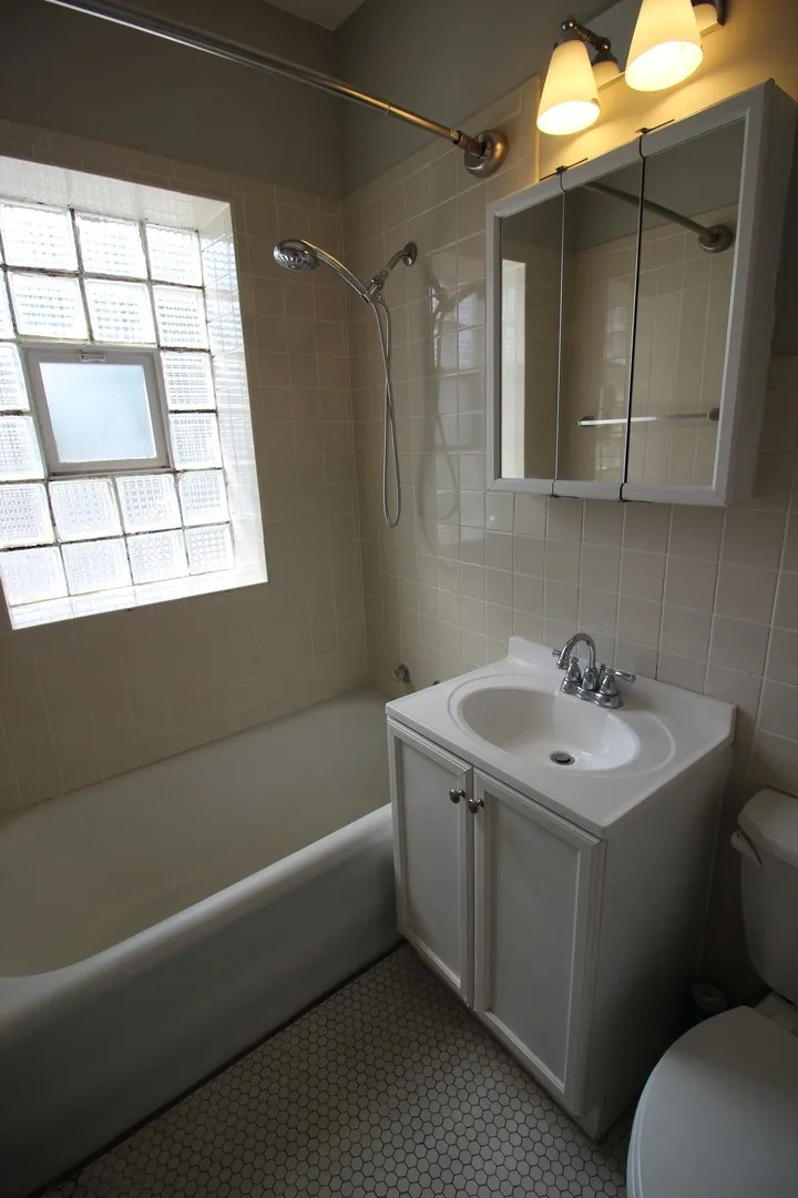 4946 N Ridgeway Ave, ,  60625, USA 60625-unit#1R-Chicago-IL