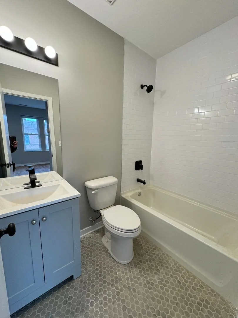 3051 W Leland Ave, , 60625, USA 60625-unit#102-Chicago-IL