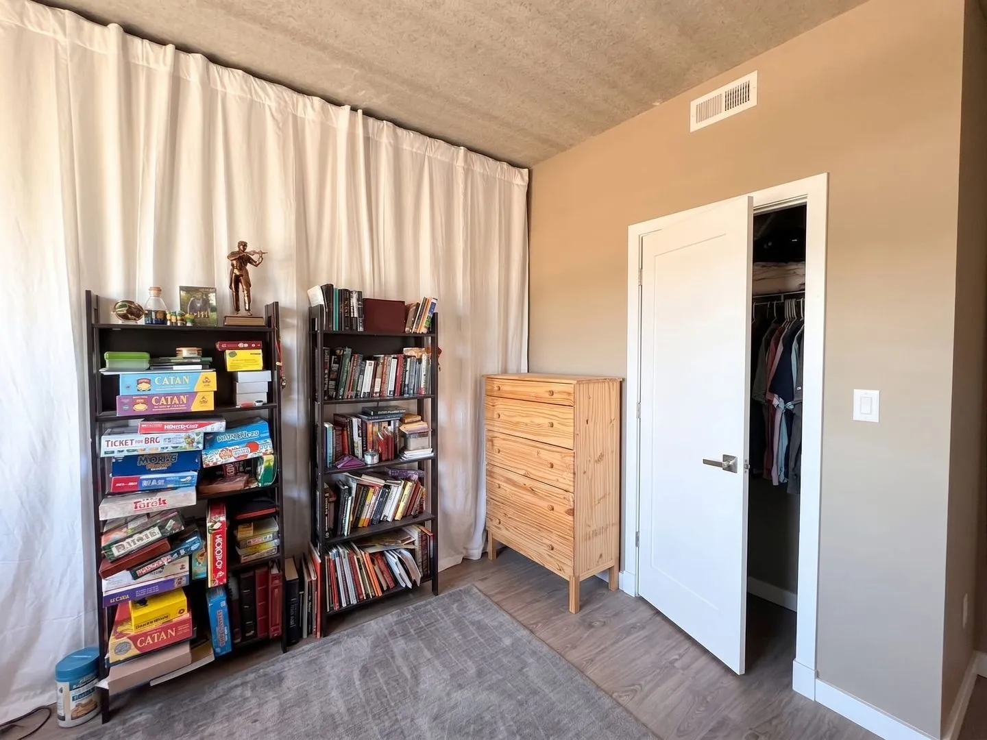 1323 W Morse Ave, ,  60626, USA 60626-unit#408-Chicago-IL