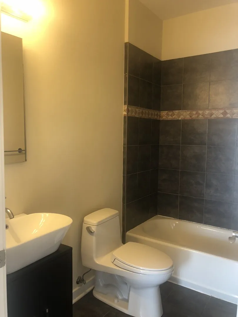 6957 N Greenview Ave, , 60626, USA 60626-unit#6C-Chicago-IL