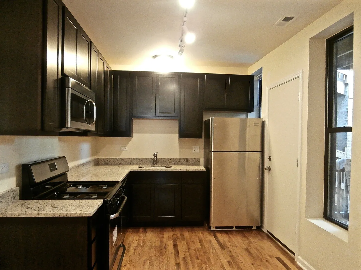 3003 W Lawrence Ave, ,  60625, USA 60625-unit#2W-Chicago-IL