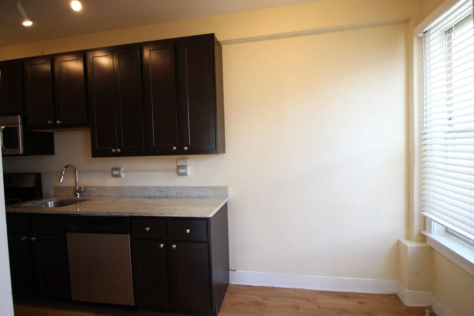 1204 W Granville Ave, , 60660, USA 60660-unit#320-Chicago-IL