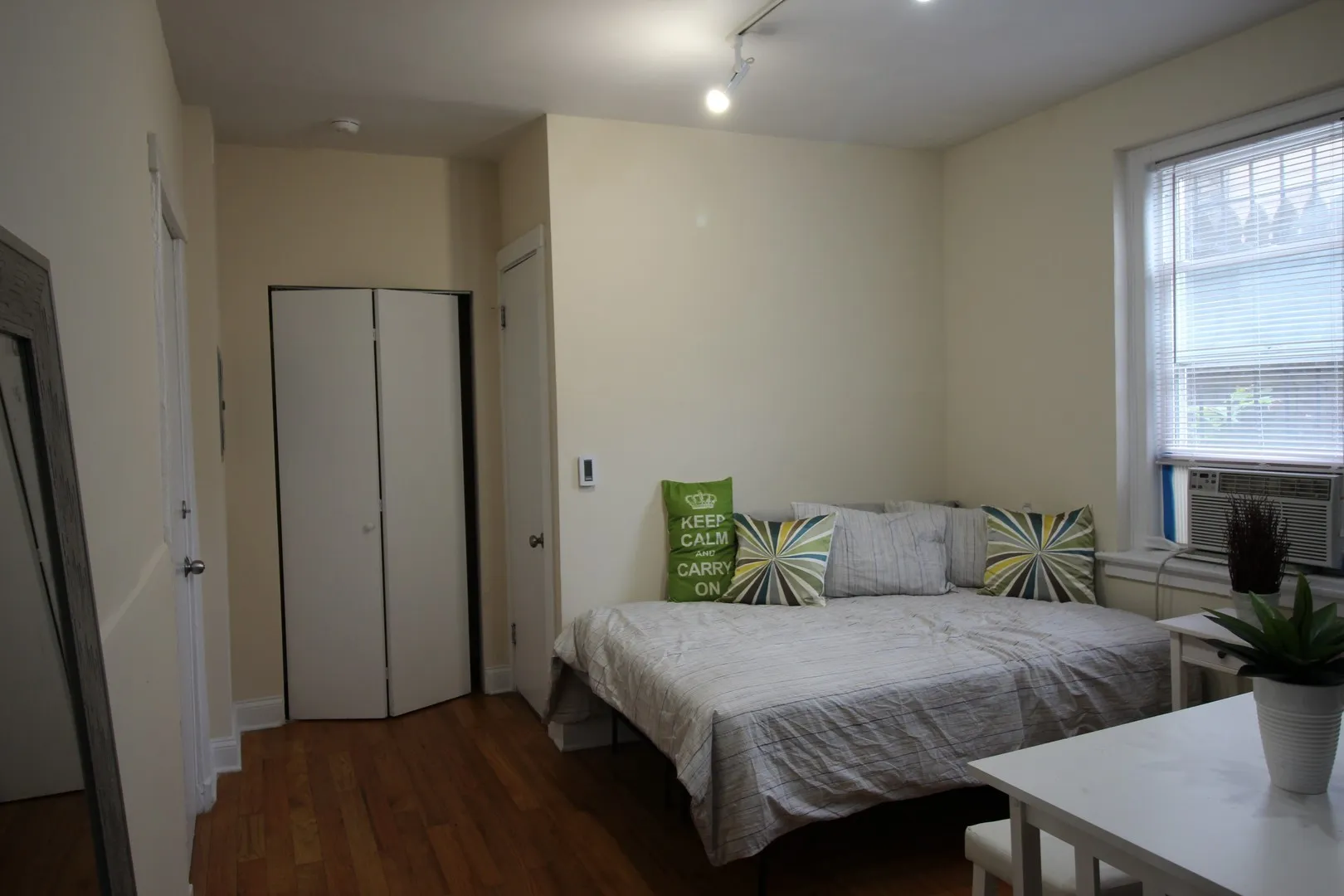 1210 W Granville Ave, , 60660, USA 60660-unit#104-Chicago-IL