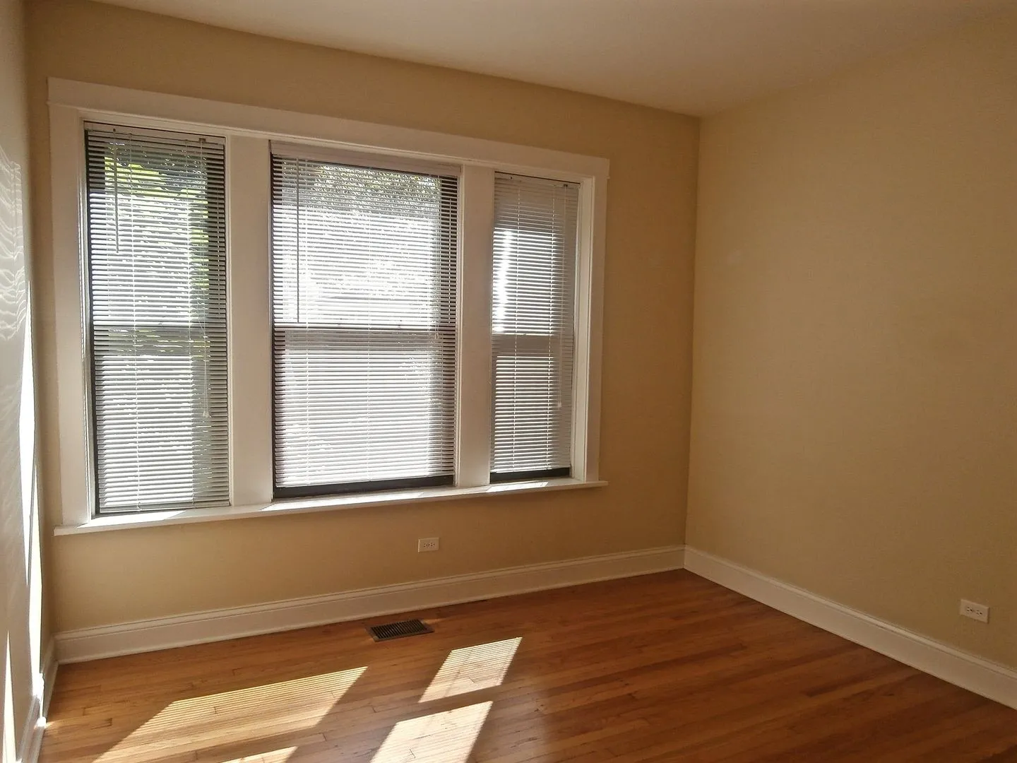 2410 W Winnemac Ave, ,  60625, USA 60625-unit#2-Chicago-IL
