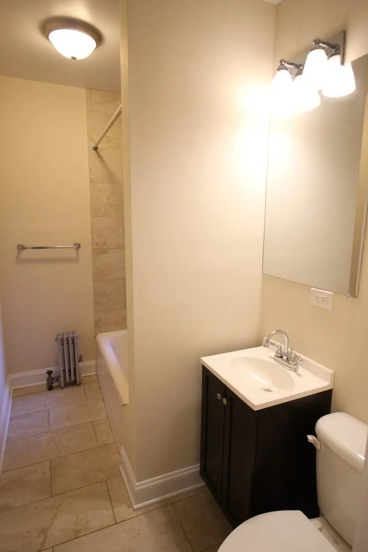 2320 W Granville Ave, ,  60659, USA 60659-unit#3-Chicago-IL