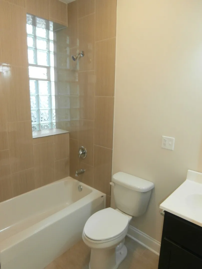 5400 N Winthrop Ave, ,  60640, USA 60640-unit#3-Chicago-IL