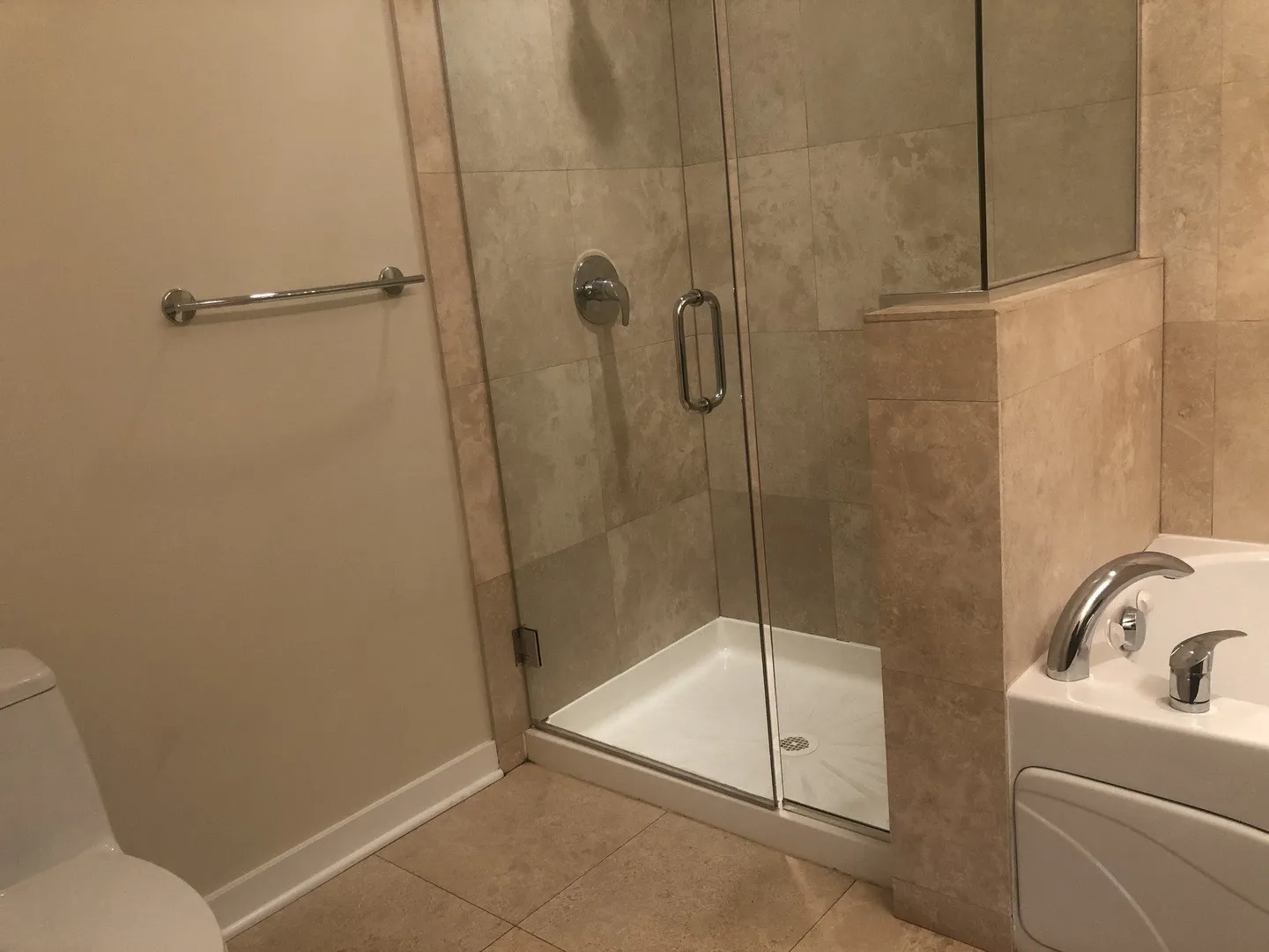 6957 N Greenview Ave, , 60626, USA 60626-unit#6C-Chicago-IL