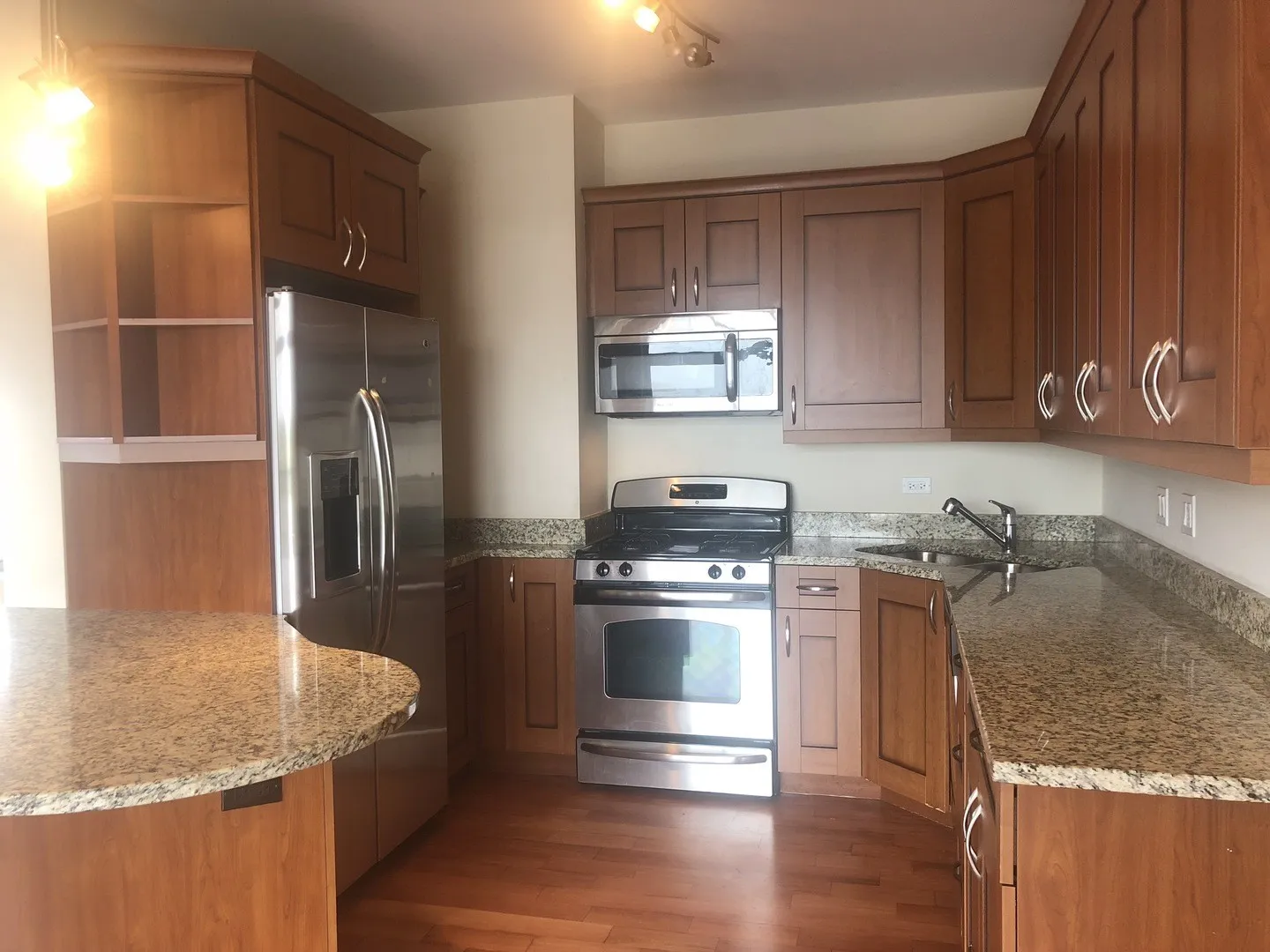 6957 N Greenview Ave, , 60626, USA 60626-unit#6A-Chicago-IL