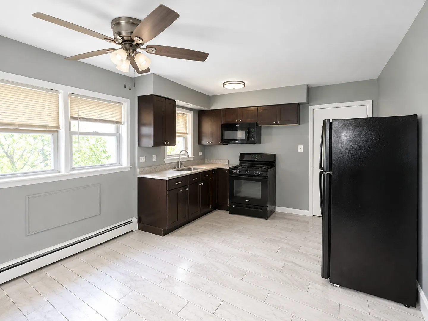 6711 S Chappel Ave, ,  60649, USA 60649-unit#1W-Chicago-IL