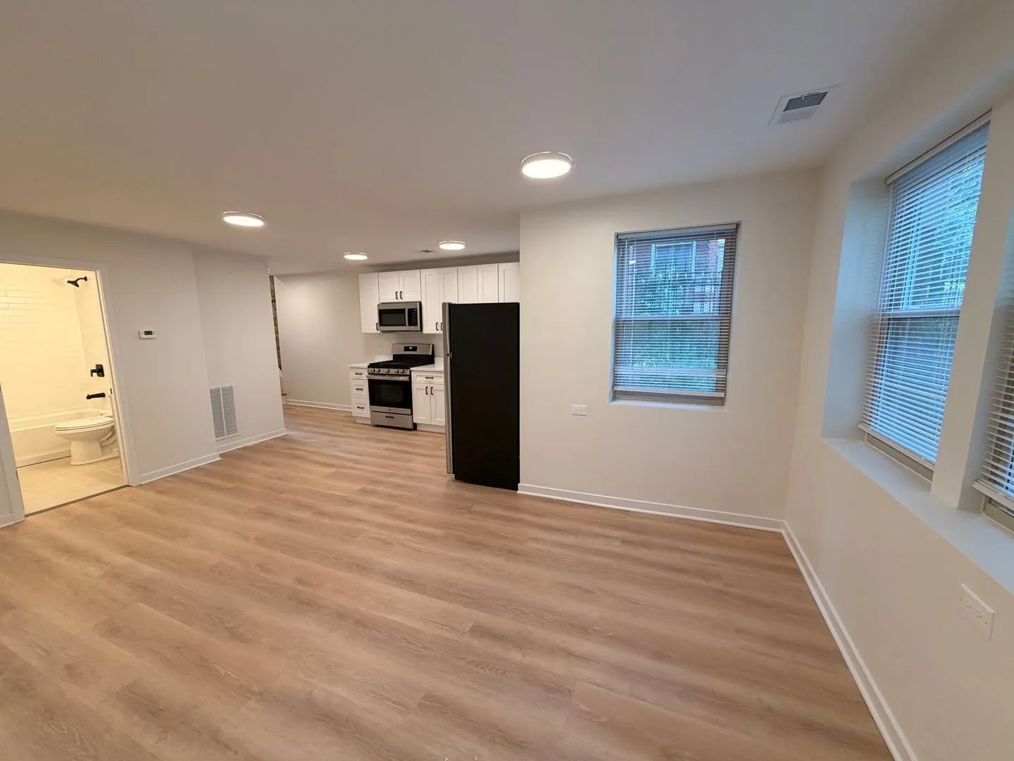 6236 N Bell Ave, ,  60659, USA 60659-unit#E-Chicago-IL