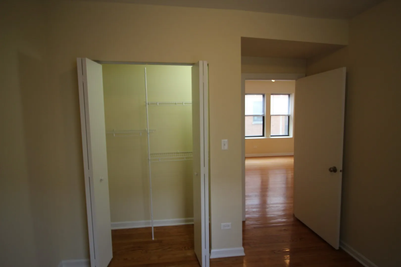 4751 N Troy St, ,  60625, USA 60625-unit#2E-Chicago-IL
