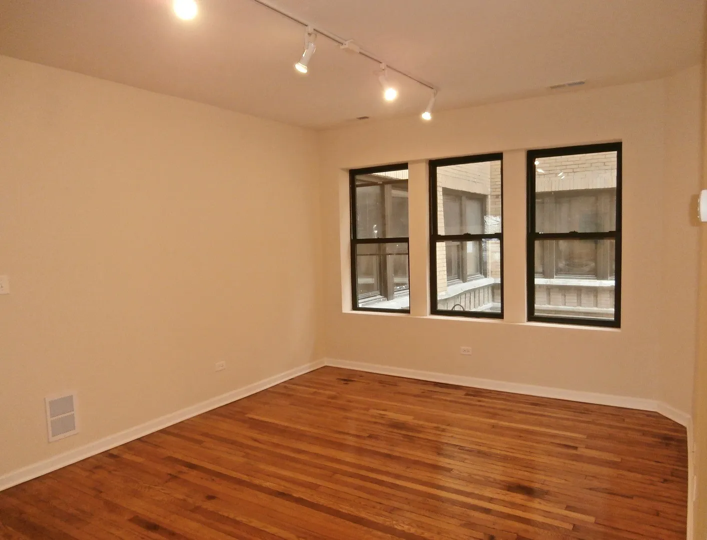 4746 N Sacramento Ave, , 60625, USA 60625-unit#3W-Chicago-IL