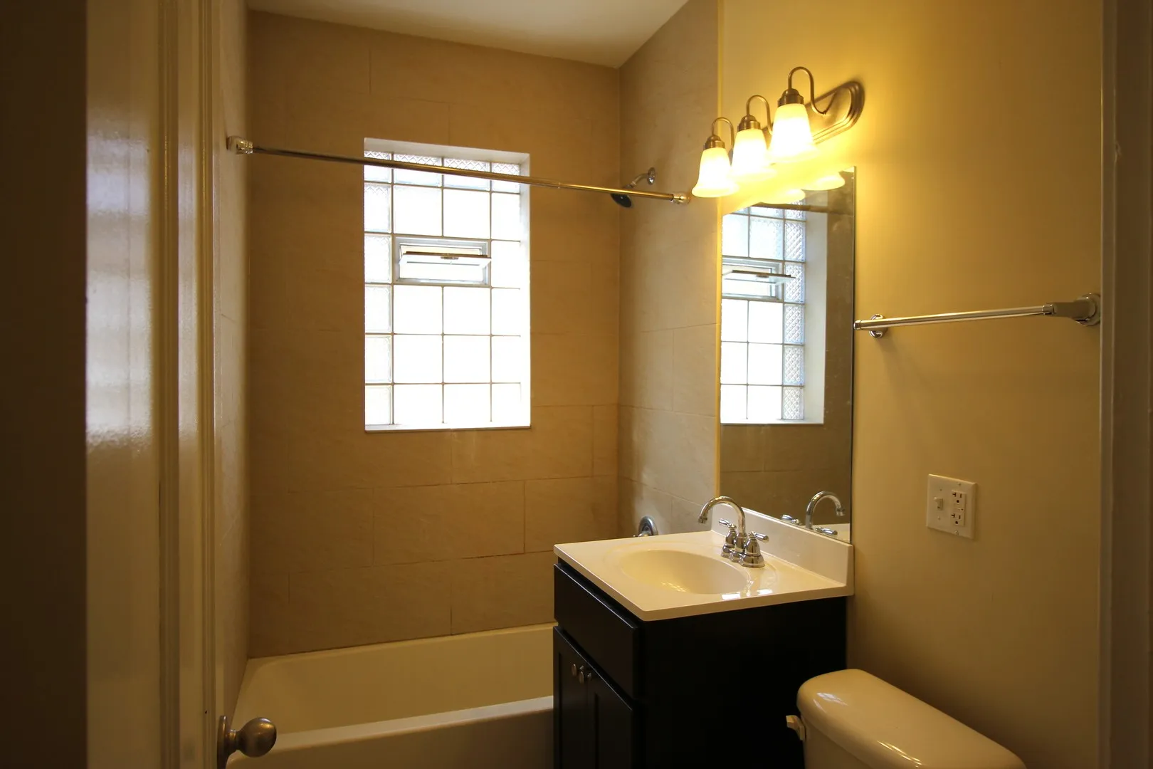 4027 N Monticello Ave, , 60618, USA 60618-unit#2-Chicago-IL