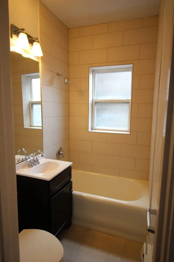 1210 W Granville Ave, ,  60660, USA 60660-unit#203-Chicago-IL