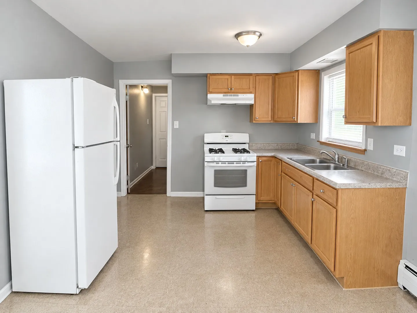 6711 S Chappel Ave, ,  60649, USA 60649-unit#2E-Chicago-IL