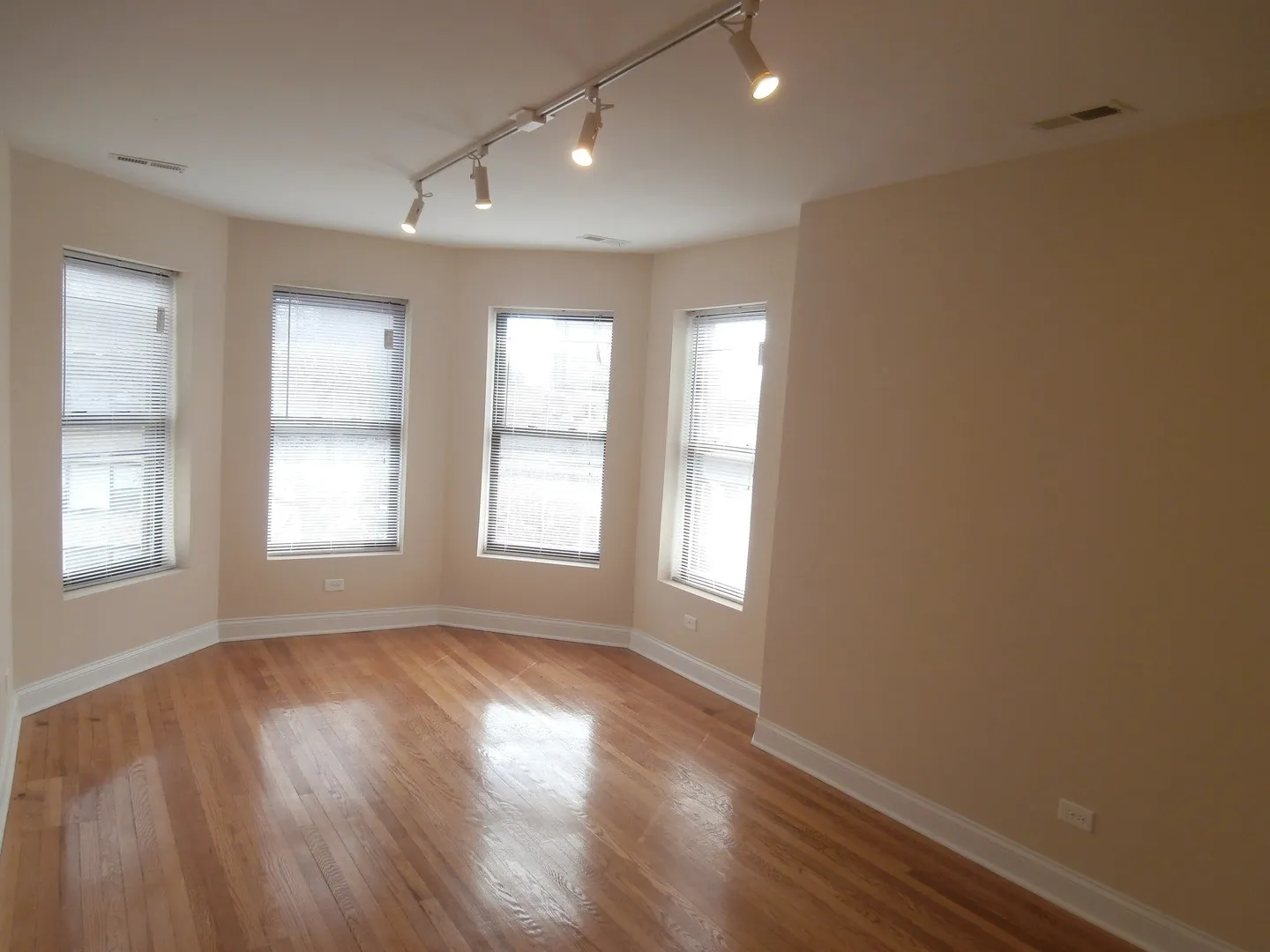 5400 N Winthrop Ave, ,  60640, USA 60640-unit#3-Chicago-IL