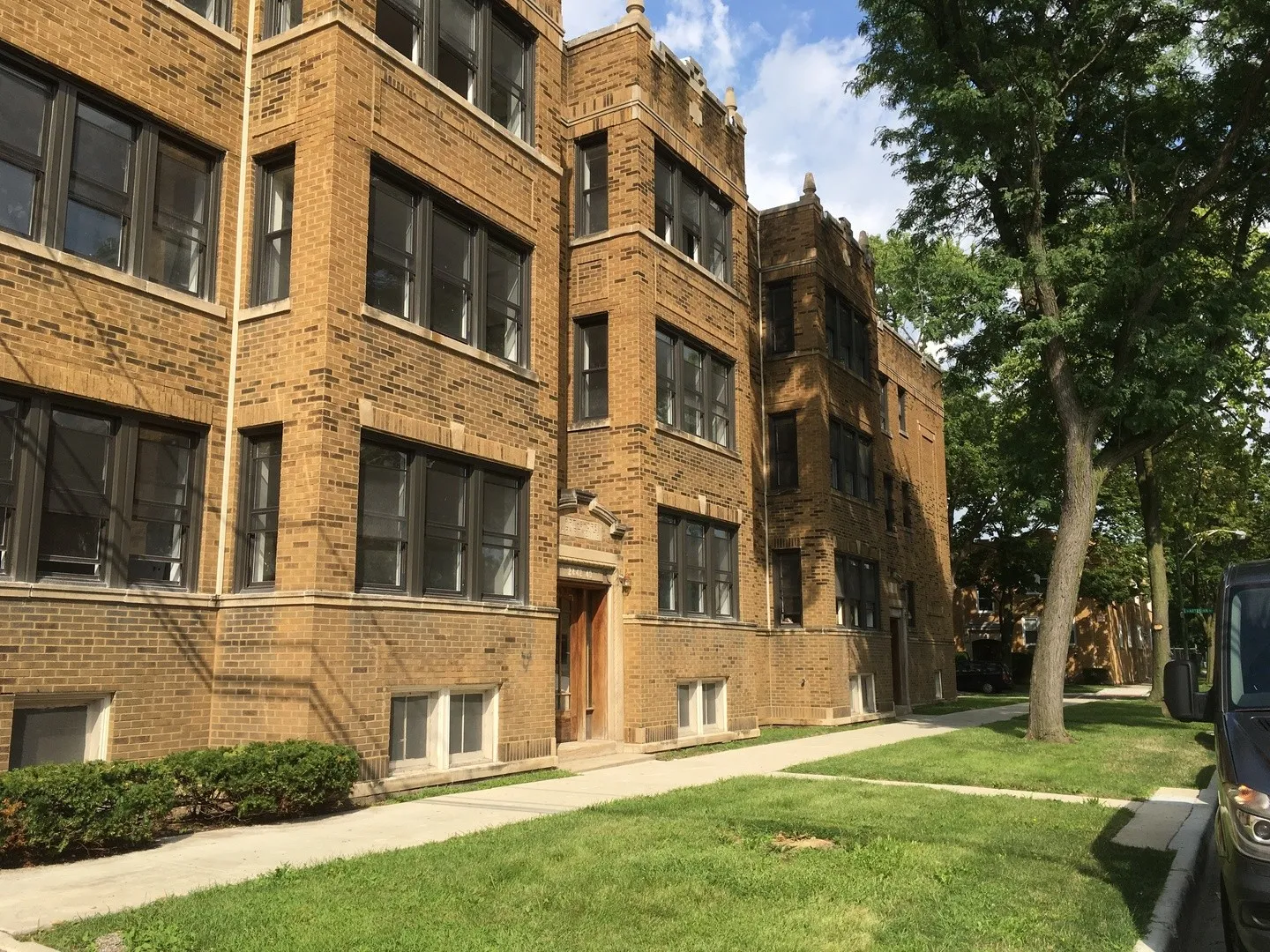 6704 N Artesian Ave, , 60645, USA 60645-unit#2N-Chicago-IL