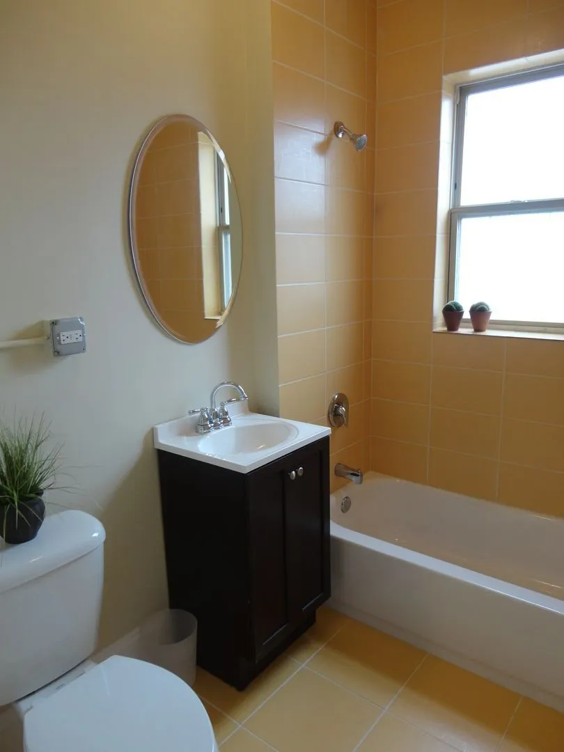 1204 W Granville Ave, ,  60660, USA 60660-unit#206-Chicago-IL