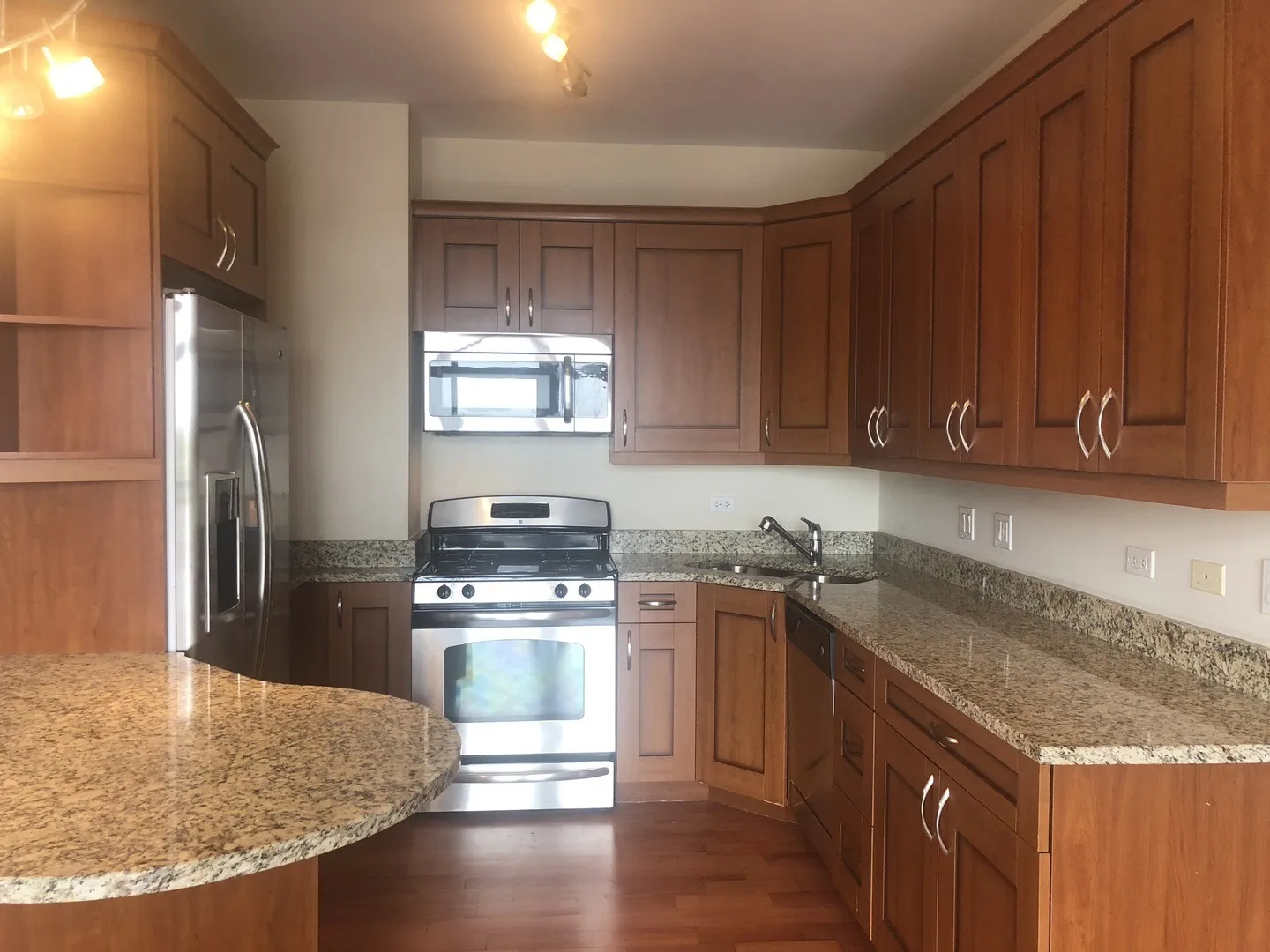 6957 N Greenview Ave, , 60626, USA 60626-unit#6A-Chicago-IL