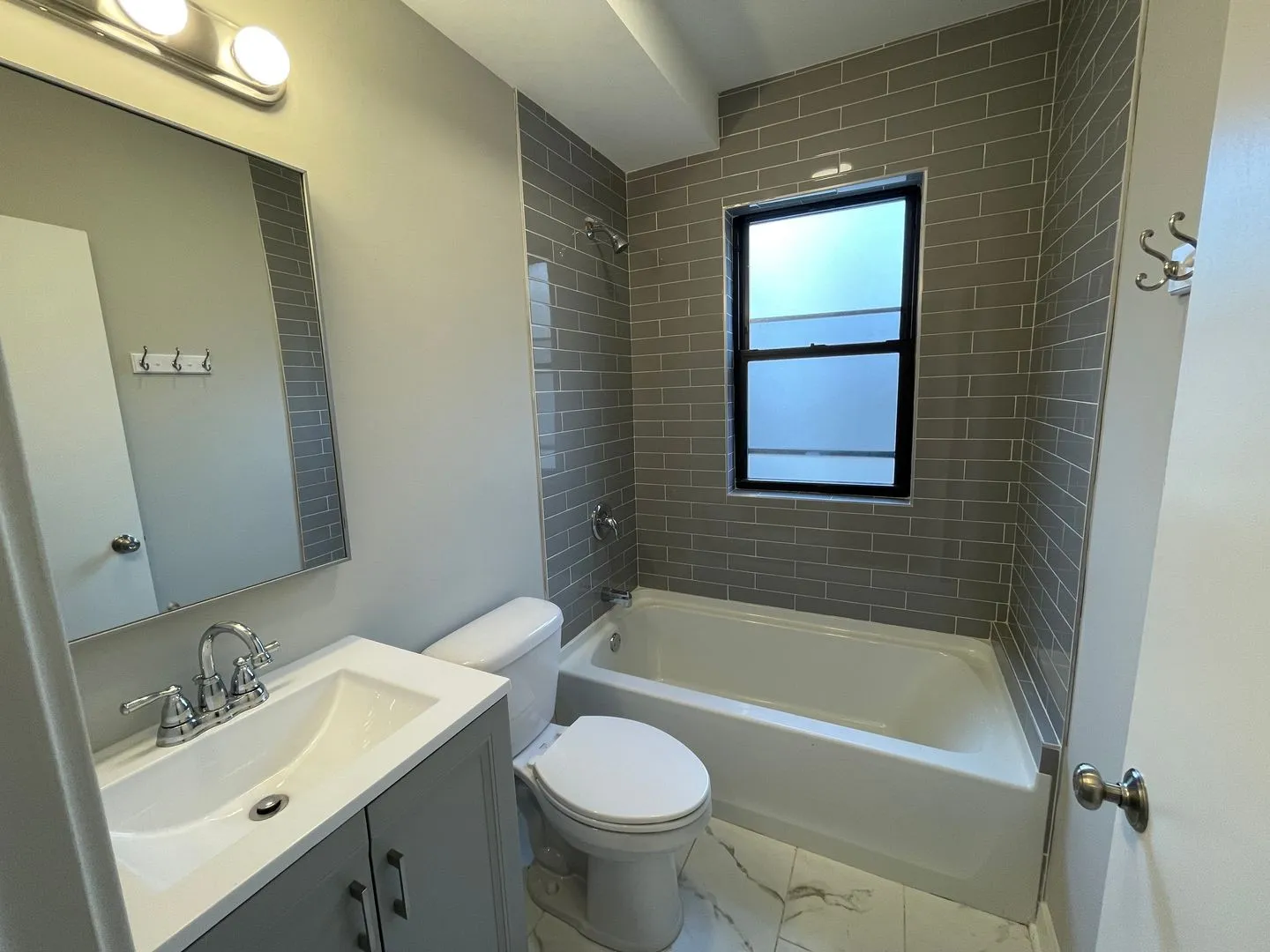 5454 N Sawyer Ave, , 60625, USA 60625-unit#3-Chicago-IL