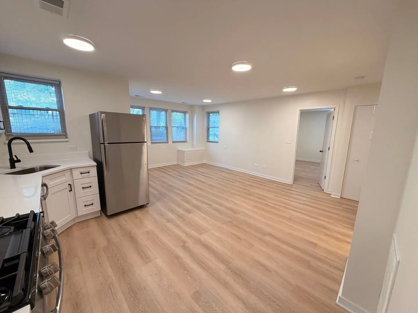 6236 N Bell Ave, ,  60659, USA 60659-unit#E-Chicago-IL