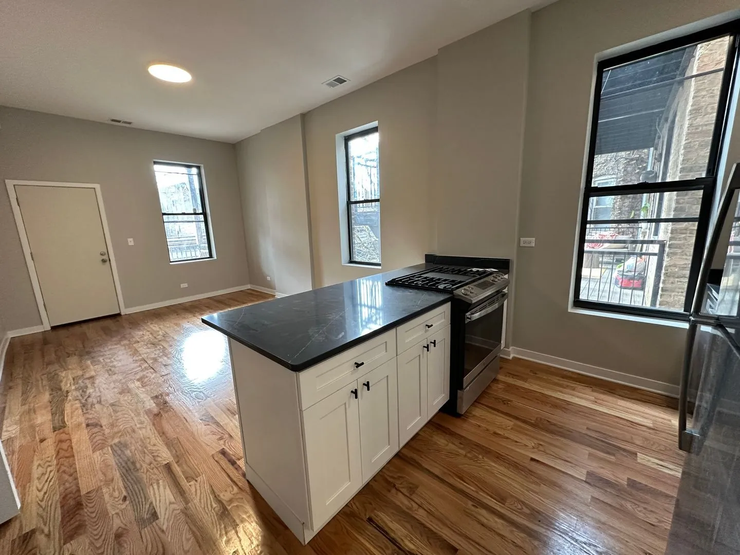 3515 N Sheffield Ave, ,  60657, USA 60657-unit#1R-Chicago-IL
