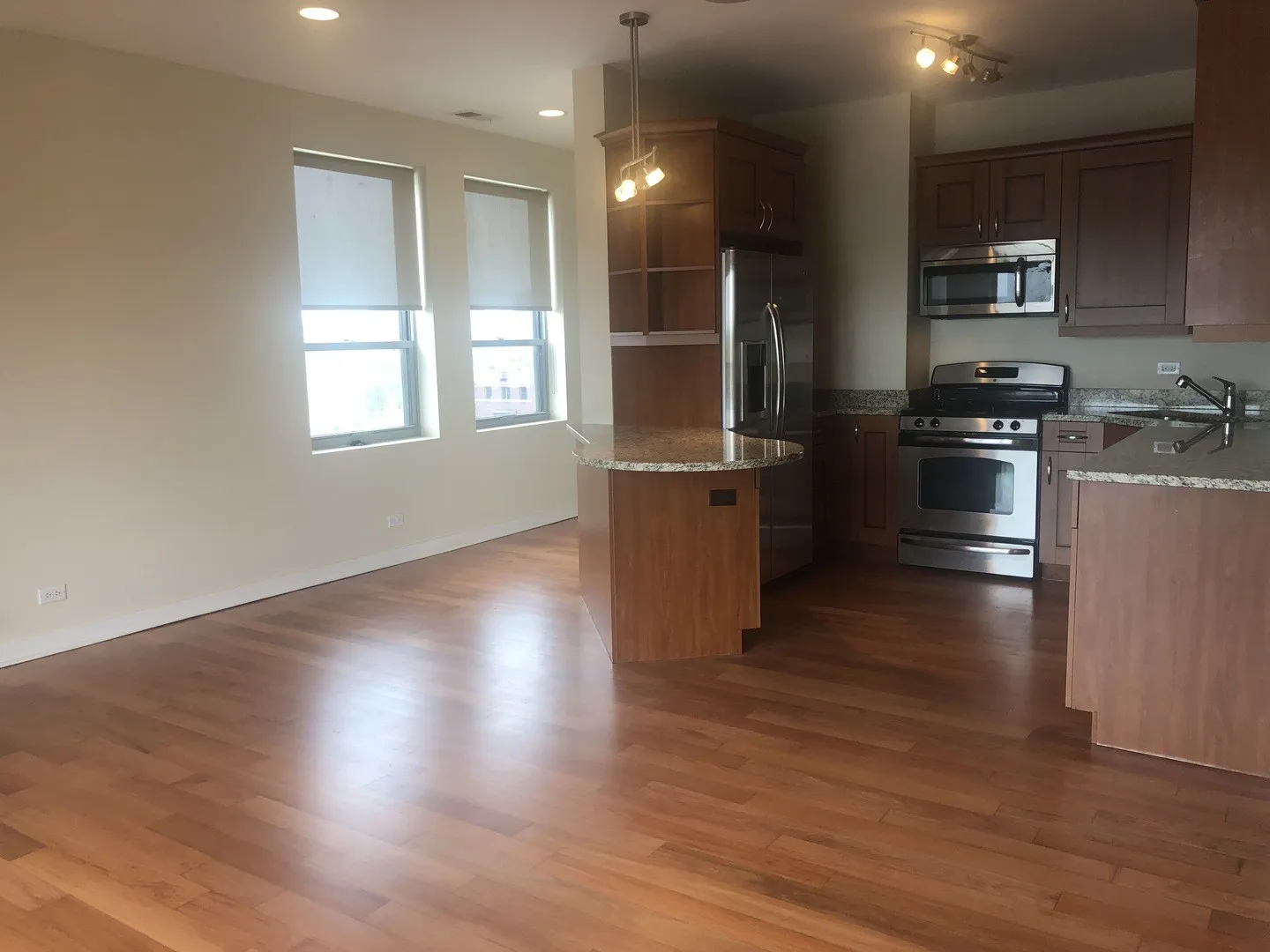 6957 N Greenview Ave, , 60626, USA 60626-unit#6C-Chicago-IL