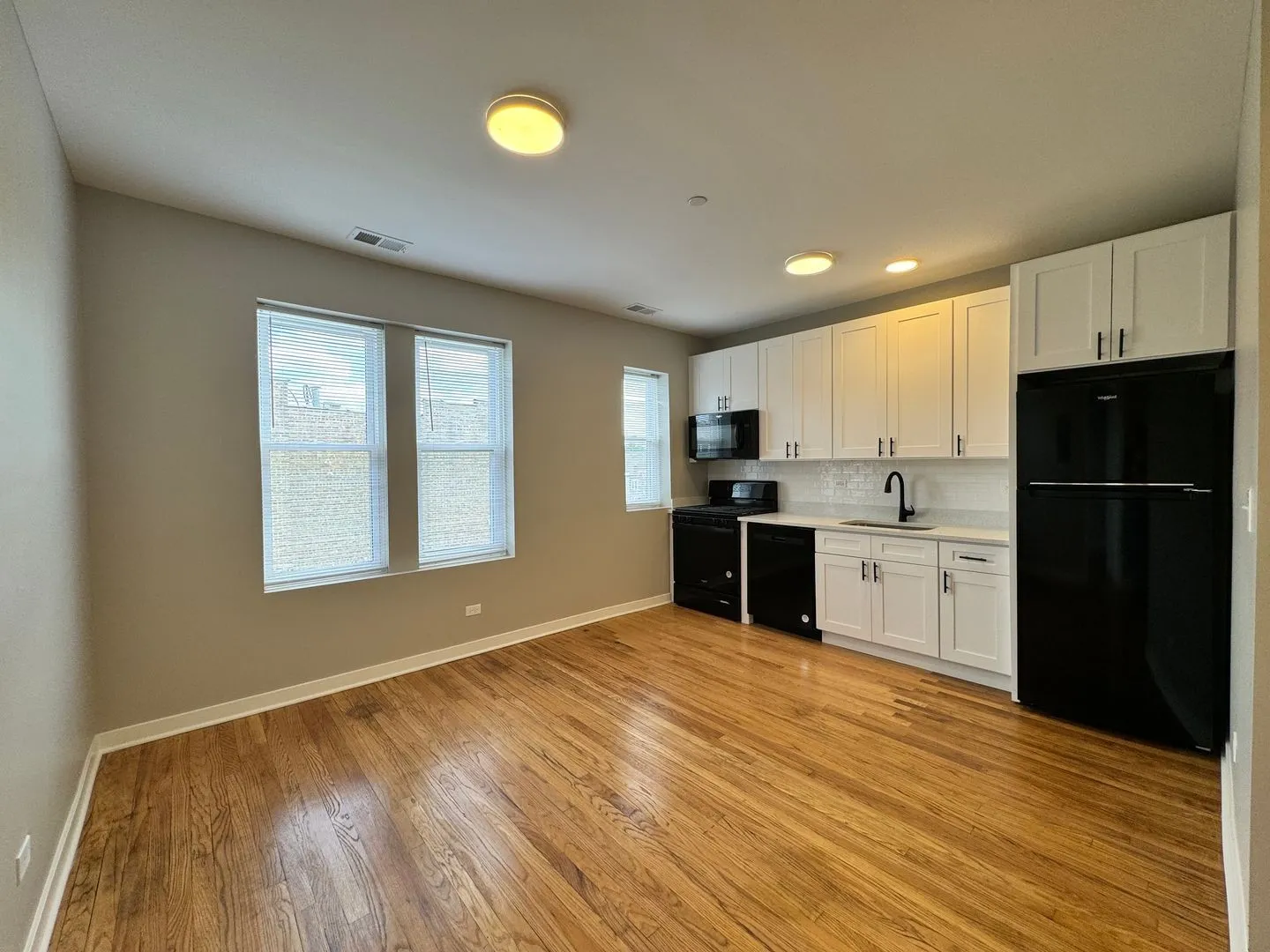 3051 W Leland Ave, ,  60625, USA 60625-unit#304-Chicago-IL
