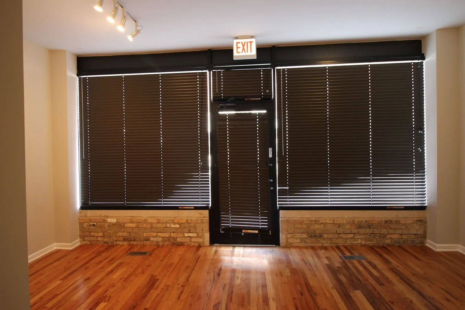 3007 W Lawrence Ave, , 60625, USA 60625-unit#STORE-Chicago-IL