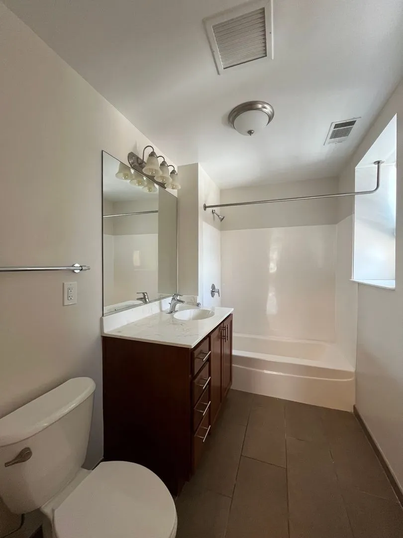 1337 W Fargo Ave, ,  60626, USA 60626-unit#703-Chicago-IL
