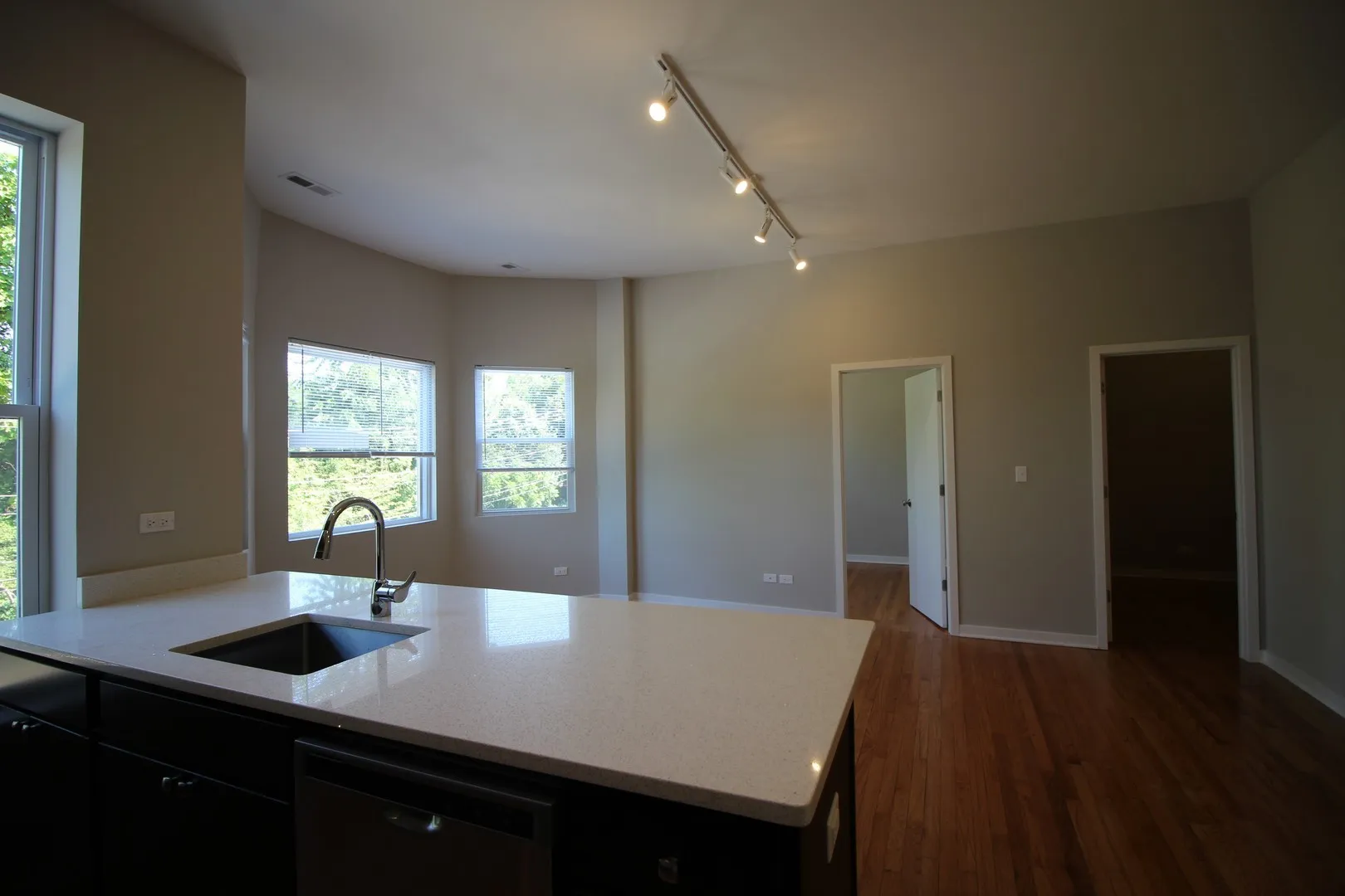 1801 W School St, ,  60657, USA 60657-unit#2S-Chicago-IL
