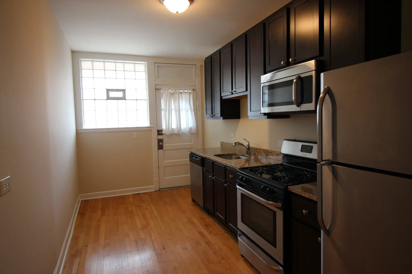 2339 W Rosemont Ave, , 60659, USA 60659-unit#3-Chicago-IL