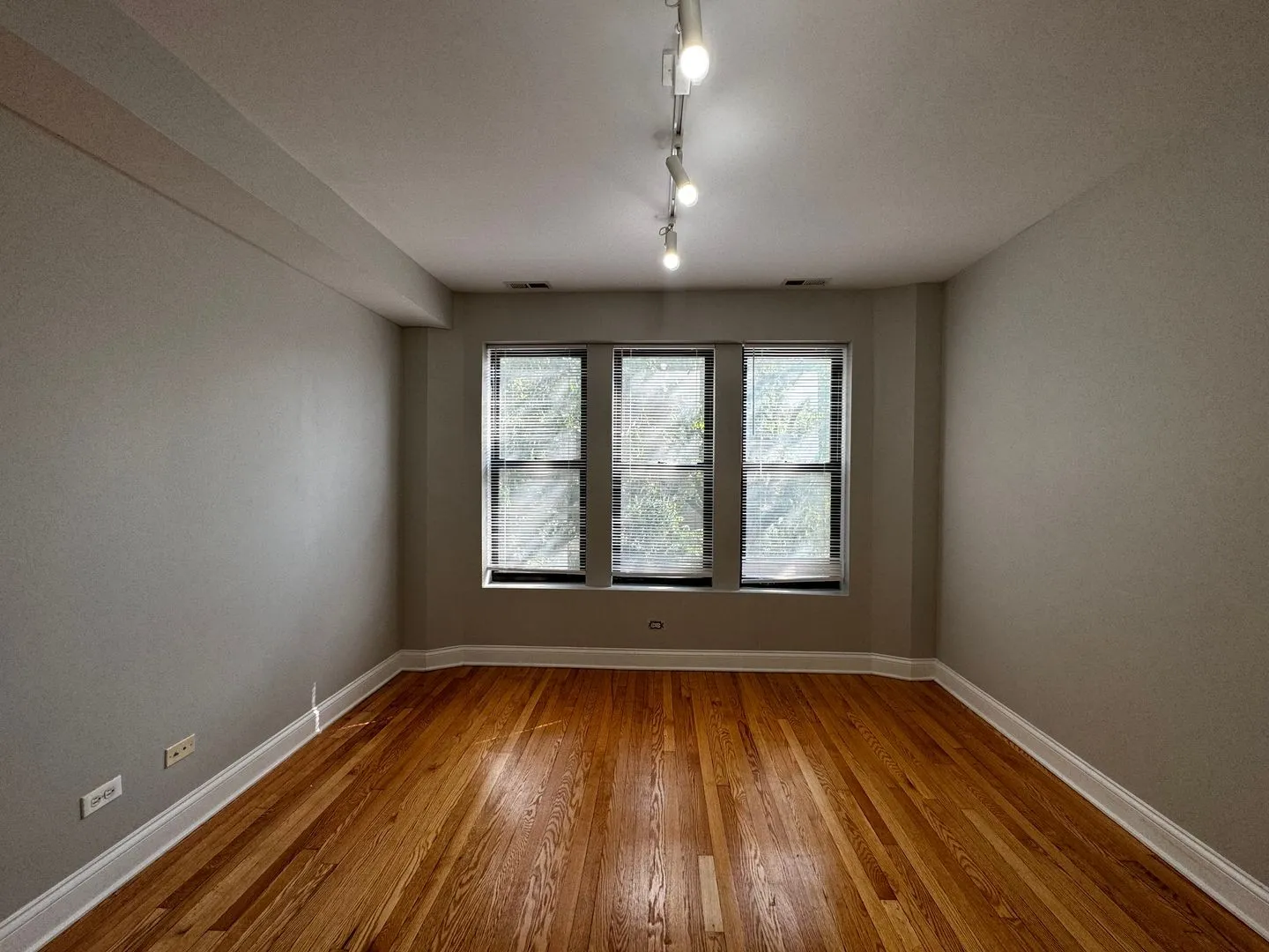1108 W Balmoral Ave, ,  60640, USA 60640-unit#2-Chicago-IL