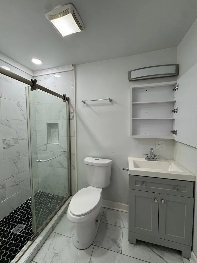 3111 N Clifton Ave, , 60657, USA 60657-unit#1R-Chicago-IL