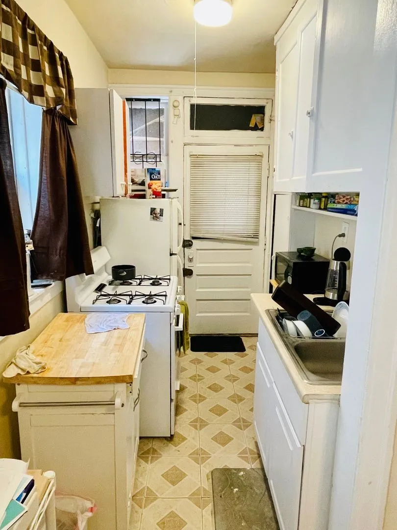 1333 W Touhy Ave, ,  60626, USA 60626-unit#1E-Chicago-IL