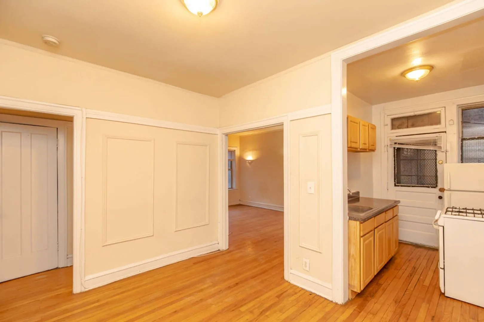 1333 W Touhy Ave, , 60626, USA 60626-unit#2W-Chicago-IL