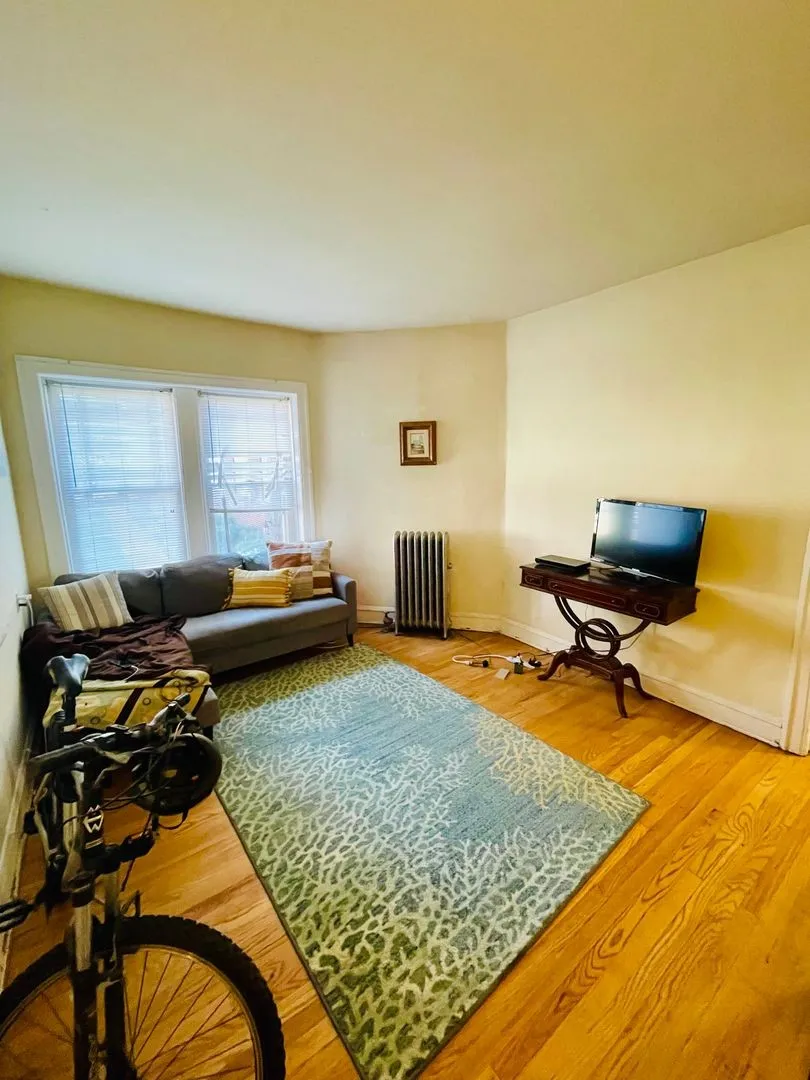1333 W Touhy Ave, ,  60626, USA 60626-unit#1E-Chicago-IL