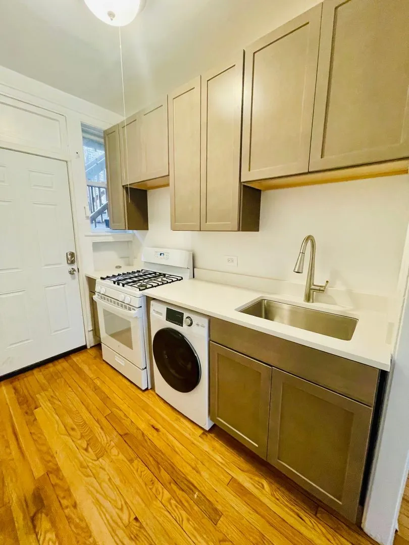 West Touhy Avenue, , 60626, USA 60626-unit#2N-Chicago-IL