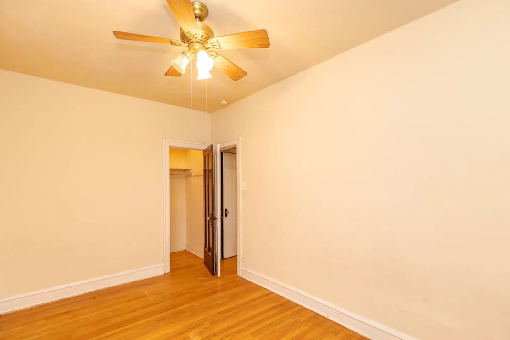1333 W Touhy Ave, , 60626, USA 60626-unit#2W-Chicago-IL