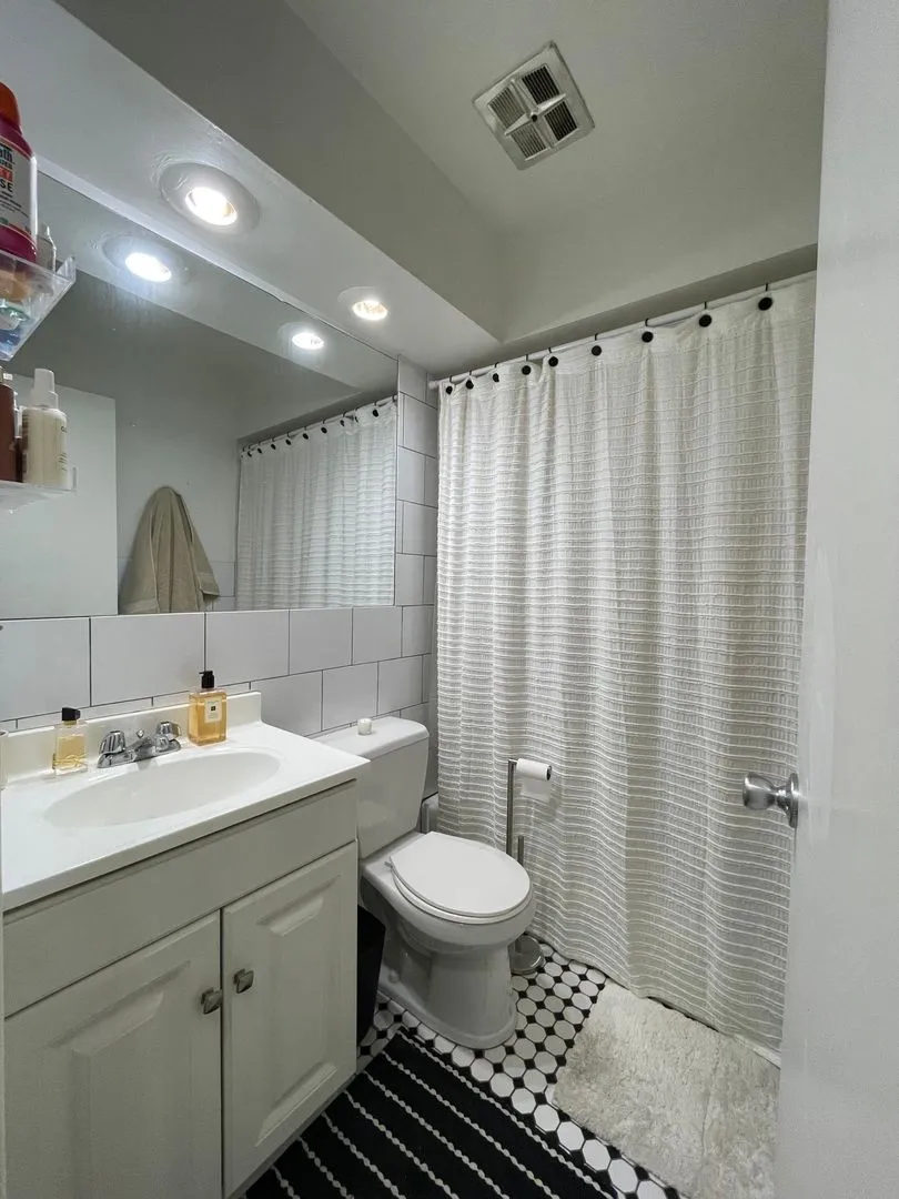 521 W Briar Pl, , 60657, USA 60657-unit#309-Chicago-IL